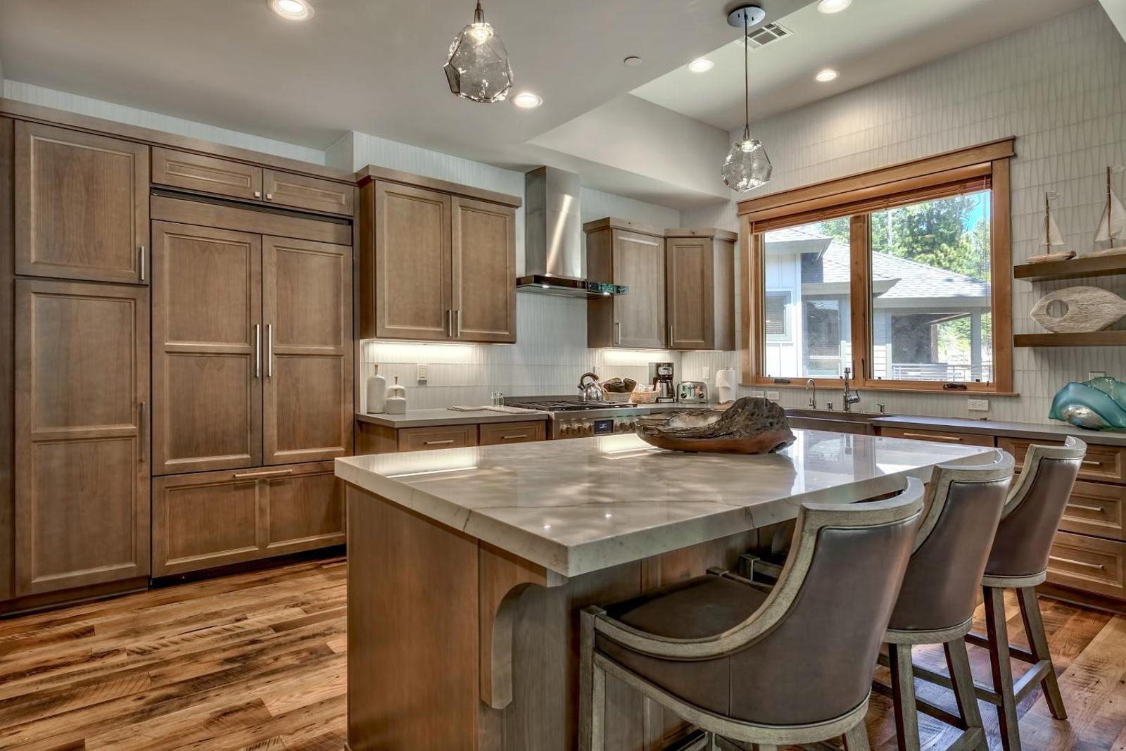 New Luxury Vacation Home In South Lake Tahoe Townhouse Main image 2